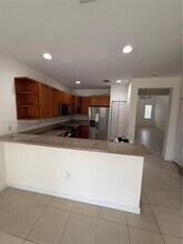7412 NW 108th Path in Doral, FL - Building Photo - Building Photo