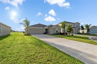 12212 Sydney Ct in Lehigh Acres, FL - Building Photo - Building Photo