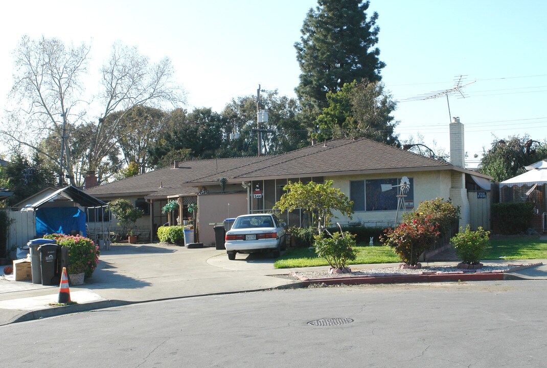 544 Shadow Ct in San Jose, CA - Foto de edificio