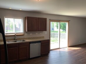 1689 Winterwheat Dr in Belvidere, IL - Building Photo - Building Photo