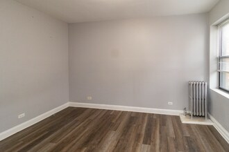 6916 S Clyde Ave in Chicago, IL - Building Photo - Building Photo