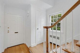 136 White Rd in Scarsdale, NY - Building Photo - Building Photo
