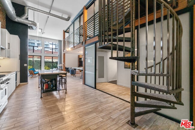 4115 Glencoe Ave in Marina Del Rey, CA - Building Photo - Building Photo