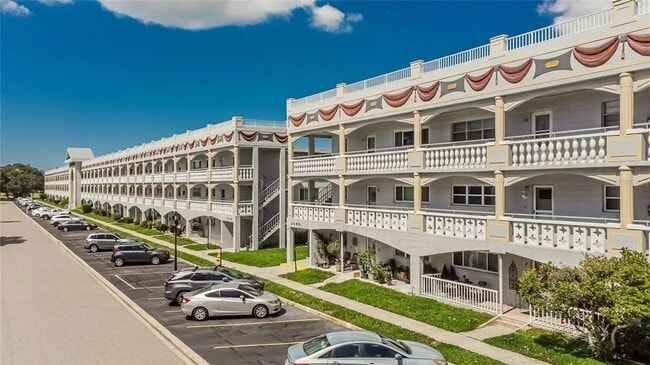 2460 Franciscan Dr, Unit 74 in Clearwater, FL - Foto de edificio - Building Photo