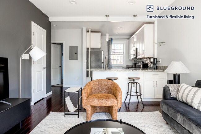 35 Queensberry St in Boston, MA - Foto de edificio - Building Photo