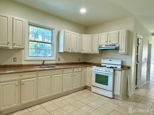 54 Randolph St in Carteret, NJ - Building Photo - Building Photo