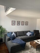 14 Locust St, Unit 3D in Everett, MA - Building Photo - Building Photo