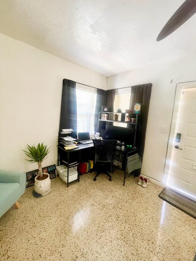 308 S Ocean Blvd in Lake Worth Beach, FL - Building Photo - Building Photo