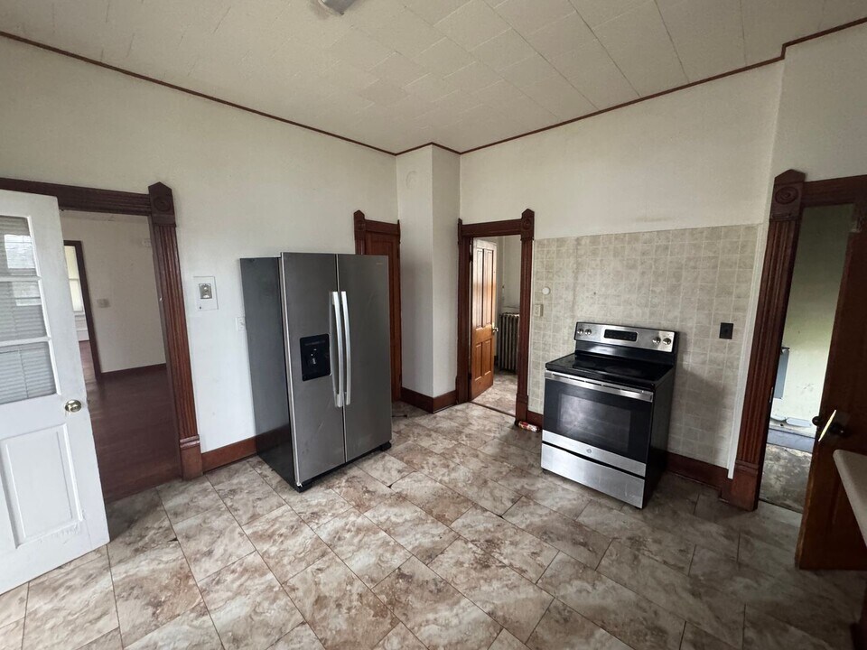 1830-1830.5-18305 Superior Ave in Tomah, WI - Building Photo