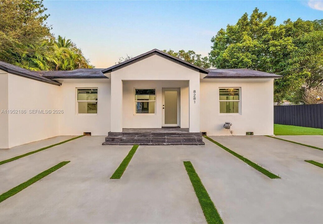 8281 NE 2nd Ct in Miami, FL - Building Photo