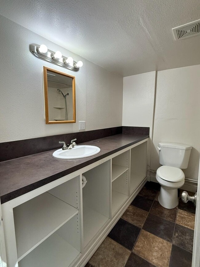 1327 Oriental Ave in Burley, ID - Building Photo - Building Photo