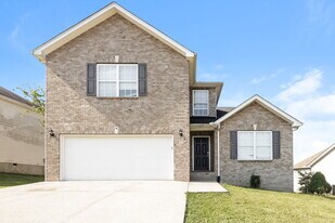 172 Lyndhurst Dr in La Vergne, TN - Building Photo