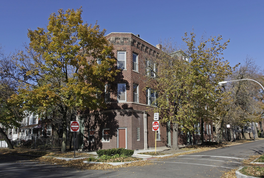 1816-1818 W Wellington Ave in Chicago, IL - Building Photo