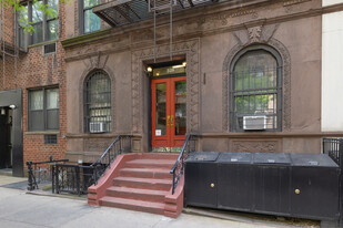 326 E 90th St in New York, NY - Foto de edificio - Building Photo