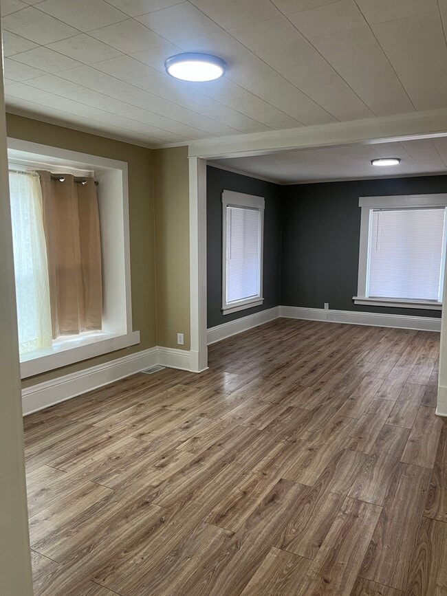 902 Chicago Ave, Unit 1 in Lansing, MI - Building Photo - Building Photo