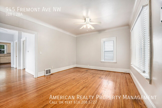 945 Fremont Ave NW in Grand Rapids, MI - Building Photo - Building Photo