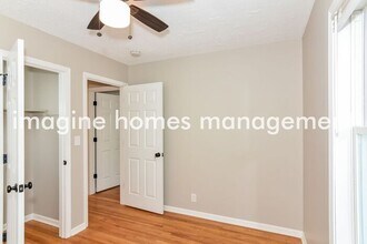 2045 Louisiana Ave S in Minneapolis, MN - Building Photo - Building Photo