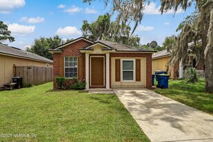 8448 Kona Ave in Jacksonville, FL - Building Photo
