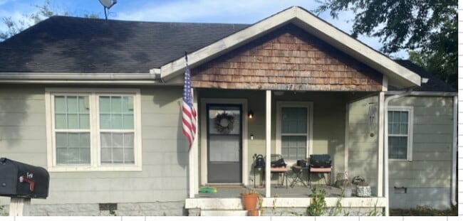 property at 806 46th Ave N