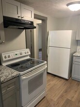 1004 Peach St in Lincoln, NE - Building Photo - Building Photo