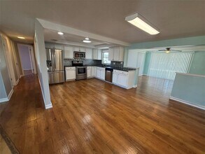 121 Carlisle Ave NW in Port Charlotte, FL - Building Photo - Building Photo