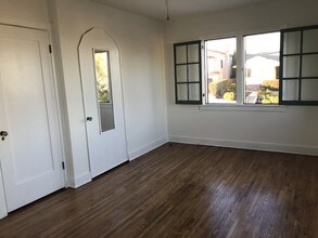 1337 W 19th St in Los Angeles, CA - Building Photo - Building Photo