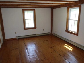 9 Lincoln Ave in Newmarket, NH - Foto de edificio - Building Photo