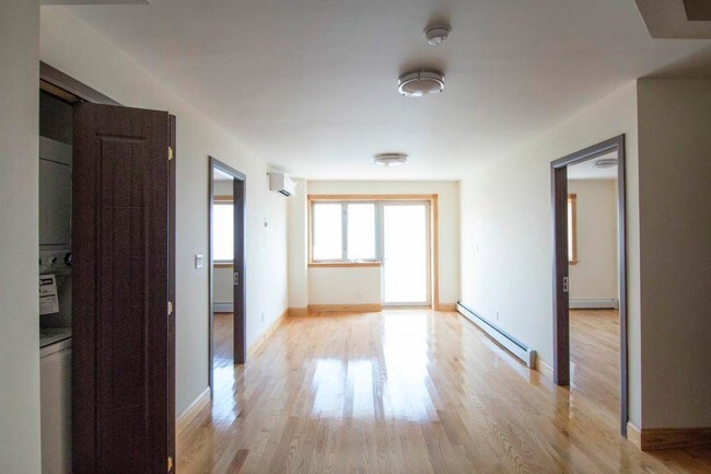 41-42-42 College Point Blvd-Unit -5B in Queens, NY - Building Photo - Building Photo