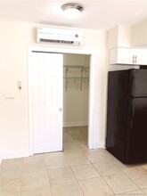 391 SE 19th Ave-Unit -4 in Pompano Beach, FL - Foto de edificio - Building Photo