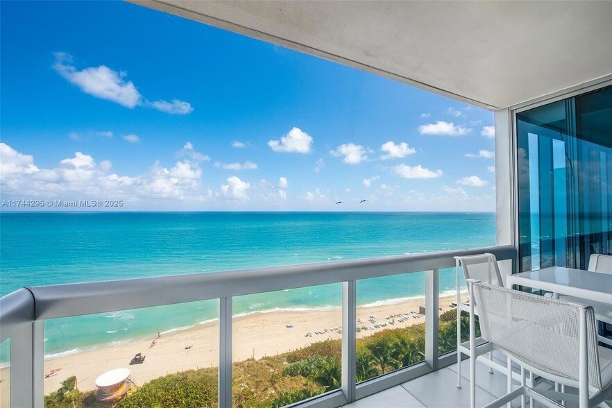 6899 Collins Ave, Unit 1205 in Miami Beach, FL - Building Photo