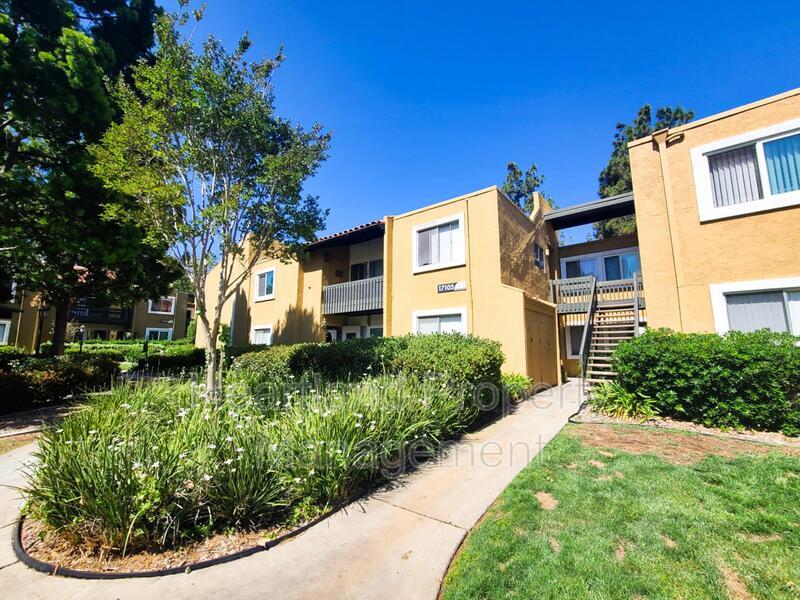 17105 W Bernardo Dr in San Diego, CA - Building Photo