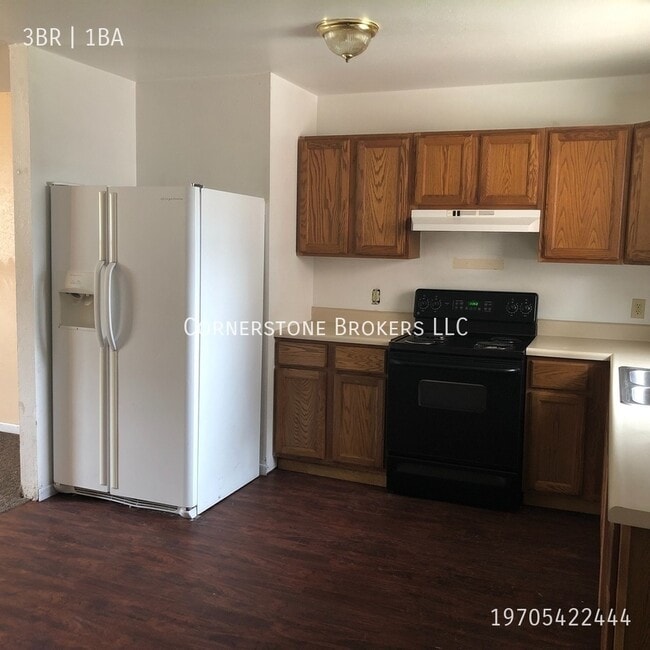 property at 124 S Curtis St