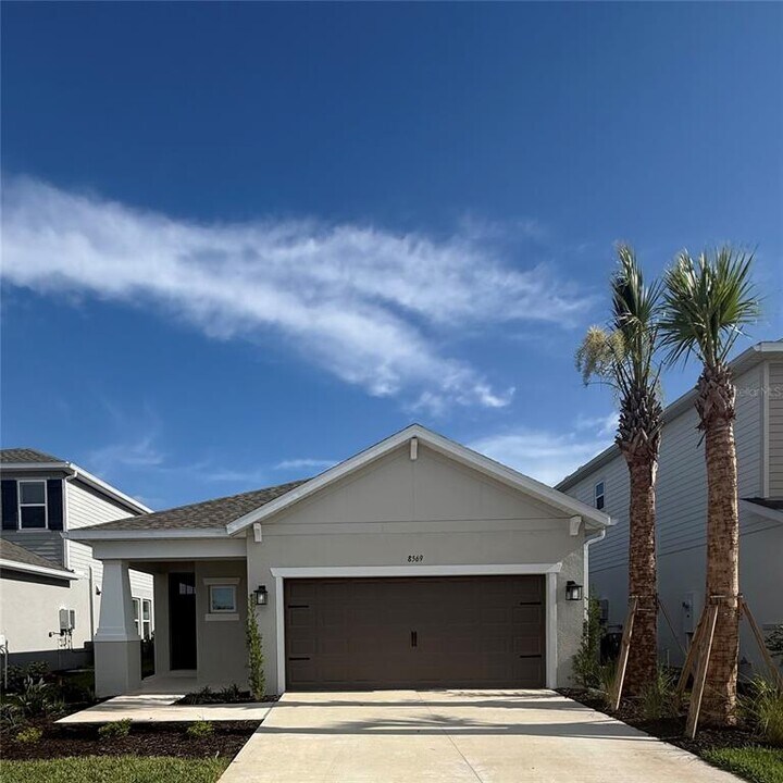 8569 Snowfall St in Sarasota, FL - Building Photo