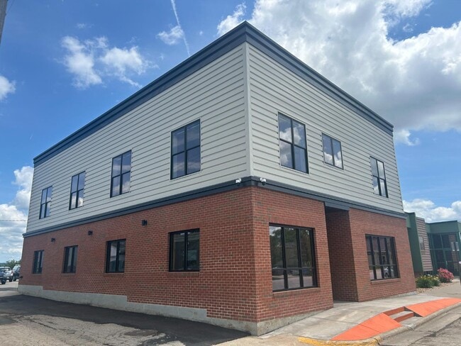 property at 31 S Walnut St