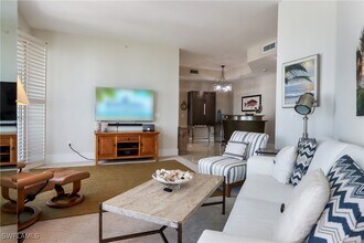 4255 Gulf Shore Blvd N in Naples, FL - Building Photo - Building Photo