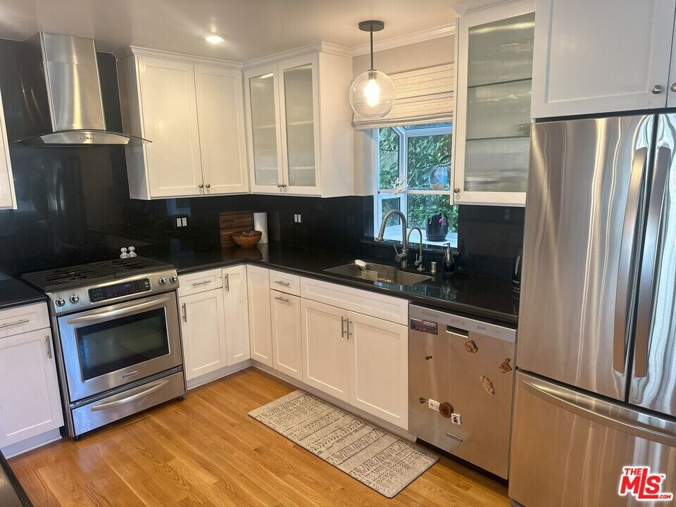 11662 Iowa Ave in Los Angeles, CA - Building Photo
