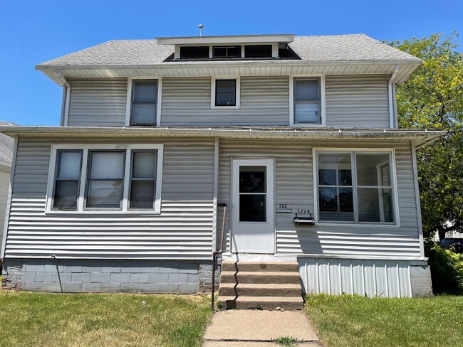 property at 522 N 4th St