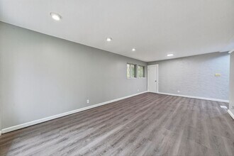 120 Mc Alpine Dr in St. Louis, MO - Building Photo - Building Photo