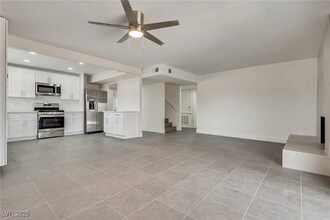 5423 Saltaire St in Las Vegas, NV - Building Photo - Building Photo