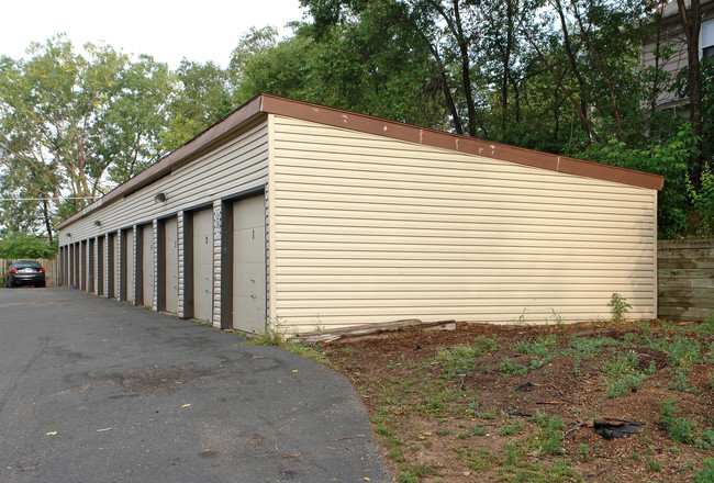 905 Westminster St in St. Paul, MN - Foto de edificio - Building Photo