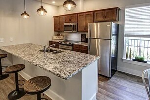 246 West Ave in Saratoga Springs, NY - Building Photo