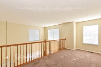 2562 Hillsboro Blvd in Aurora, IL - Building Photo - Building Photo