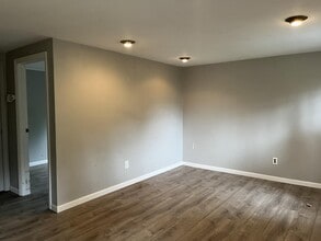 212 Bellerose Ave in East Northport, NY - Building Photo - Building Photo