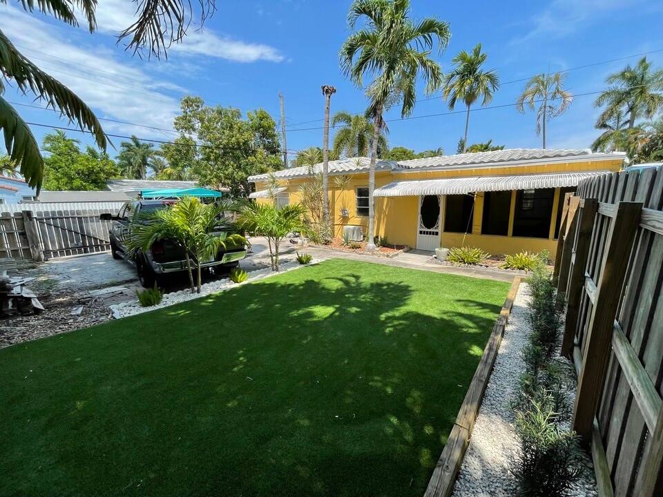 1425 Madison St, Unit B in Hollywood, FL - Building Photo