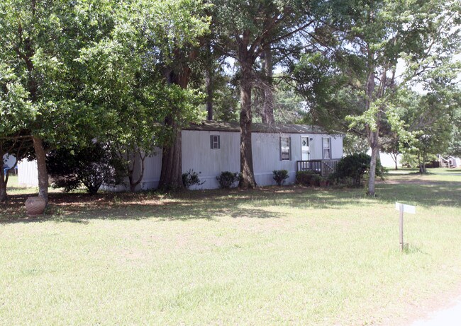 Anchor View Mobile Home Park in Wilmington, NC - Building Photo - Building Photo