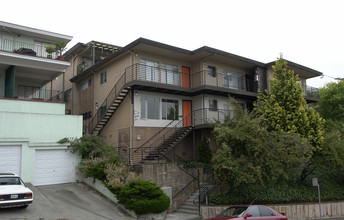 2600 Ivy Dr in Oakland, CA - Foto de edificio - Building Photo