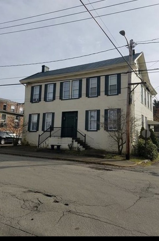 13 W Cross Ave in Masontown, PA - Building Photo - Building Photo