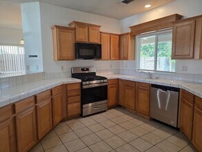 2705 Granite Ridge Pl in Bakersfield, CA - Building Photo - Building Photo