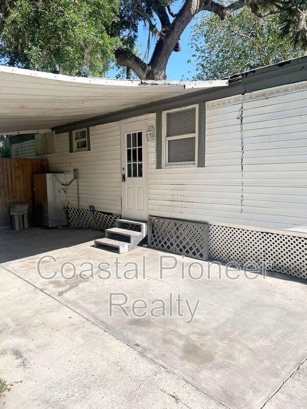7020 Washington St in New Port Richey, FL - Building Photo - Building Photo