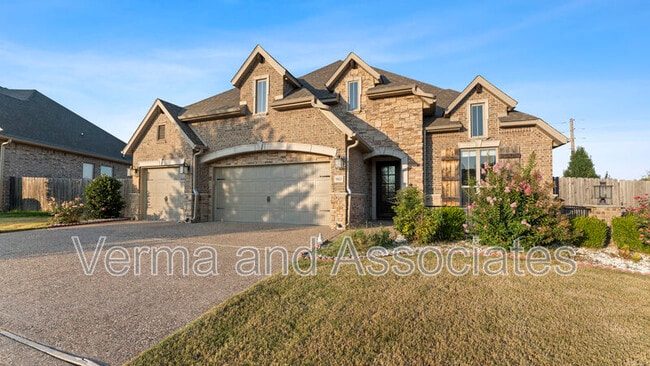property at 5803 SW Hyde Park